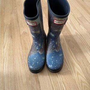 Hunter Black Logo Rain Boot Liner Detail